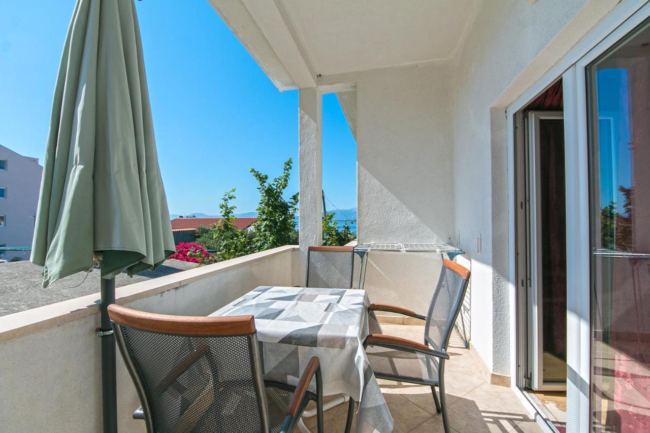 Apartments By The Sea Zivogosce - Blato, Makarska - 1057 Blato  المظهر الخارجي الصورة