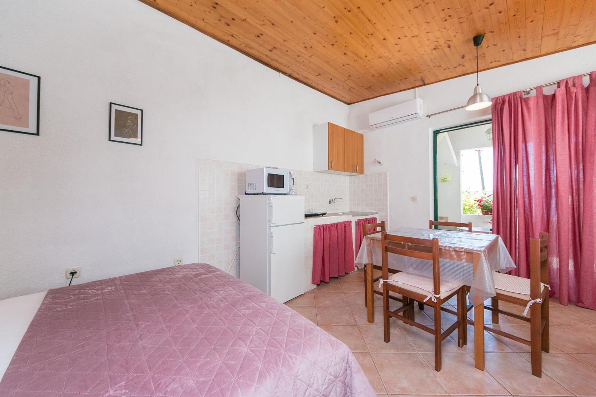 Apartments By The Sea Zivogosce - Blato, Makarska - 1057 Blato  الغرفة الصورة